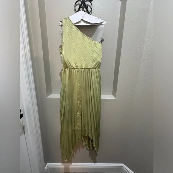 One Shoulder Pleated Dress - Picture 4 of 6